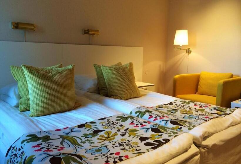 标准间, L Garvaren