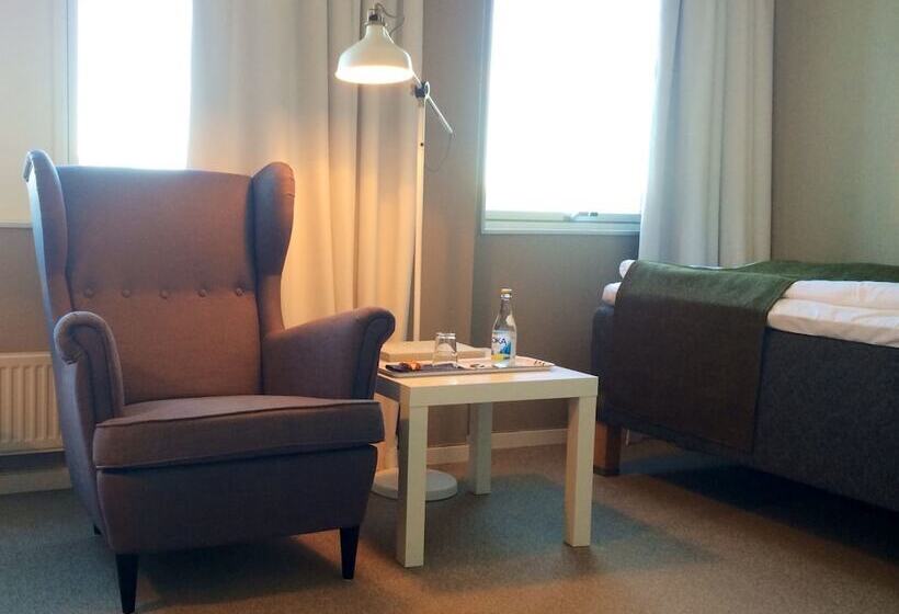 标准单人间, L Garvaren