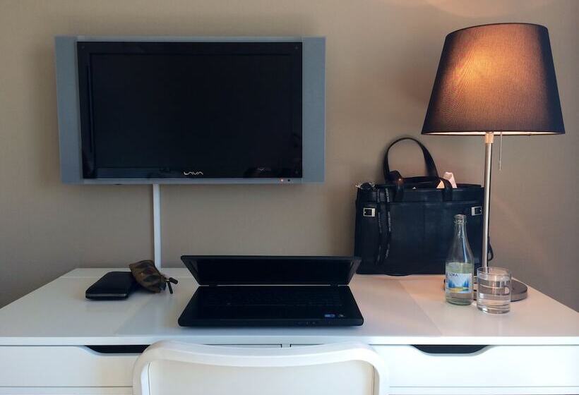 标准间, L Garvaren