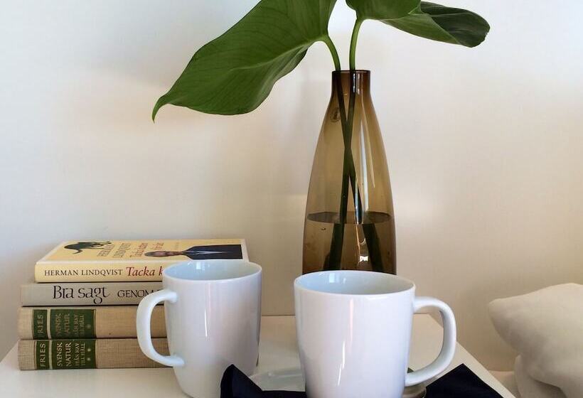 标准间, L Garvaren