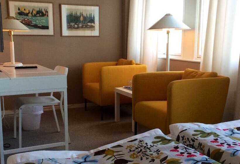 标准间, L Garvaren