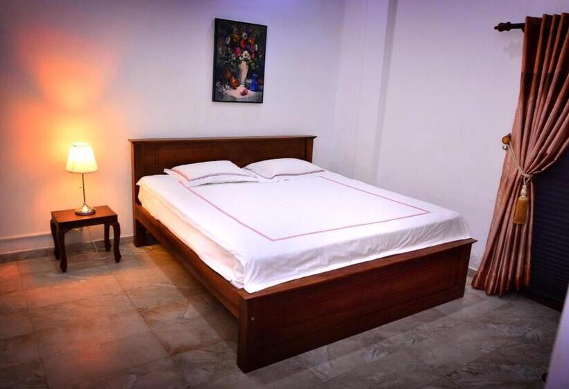 غرفة قياسية, Lucas