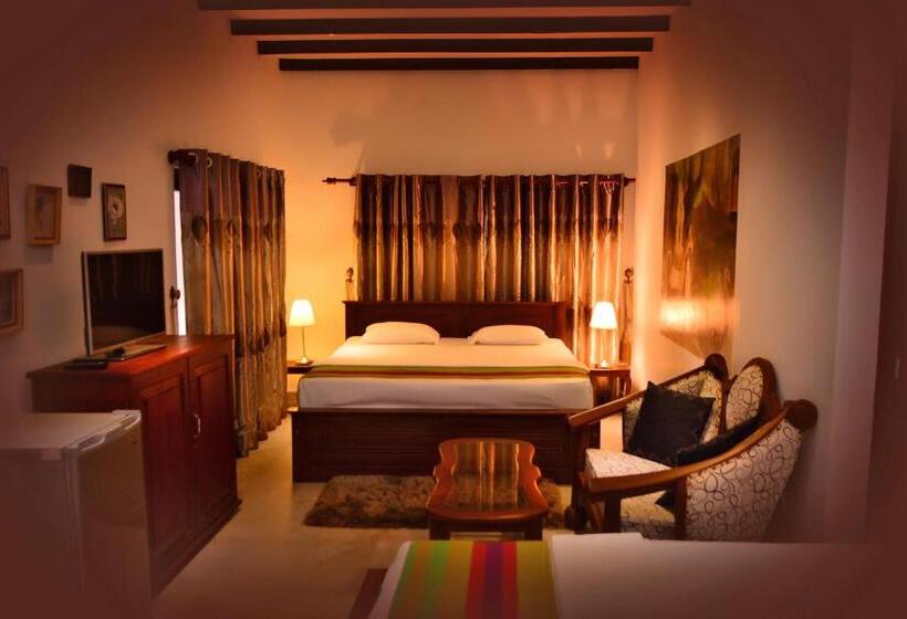 غرفة قياسية, Lucas