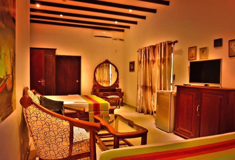 غرفة قياسية, Lucas