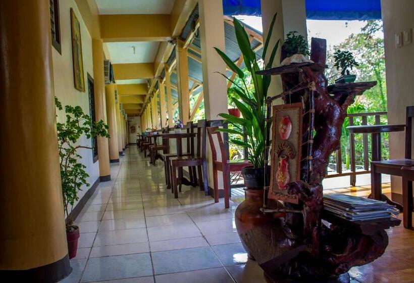 Номер Стандарт с Балконом, Remari Tourist Inn