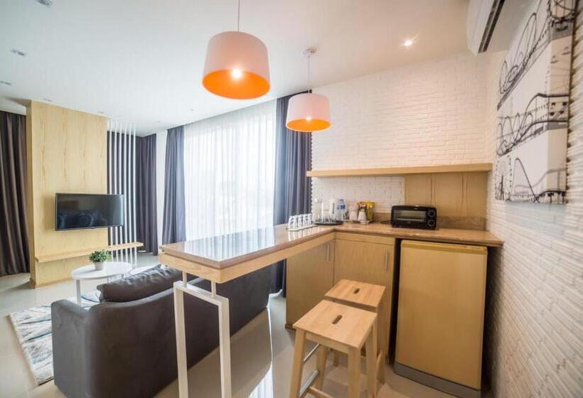 Deluxe Suite King Bed, The Bliss Ubon