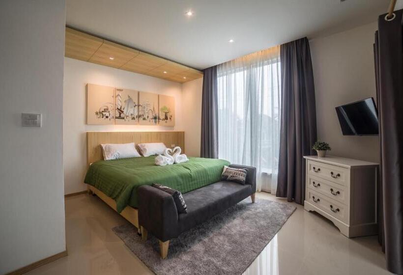 Deluxe Suite King Bed, The Bliss Ubon