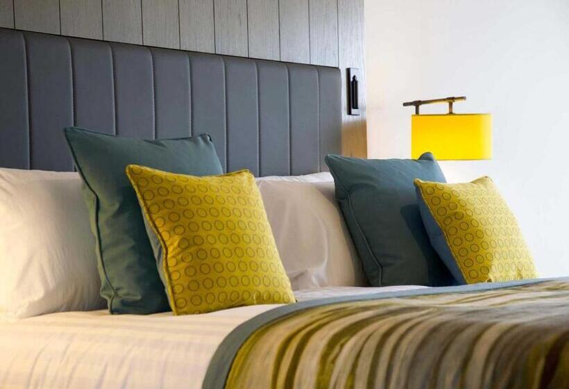 חדר סטנדרט, The Waterside