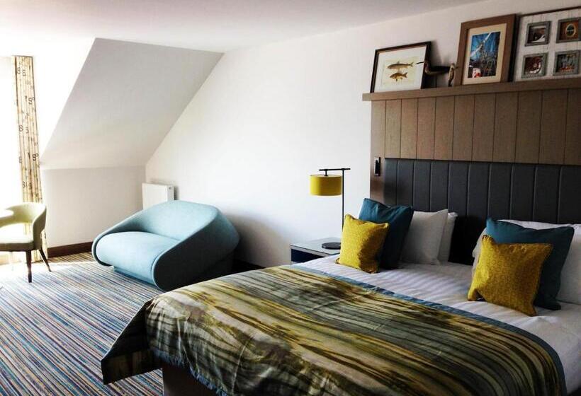 חדר קלאסי, The Waterside