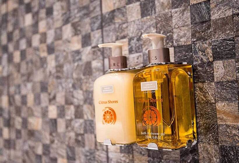 חדר סטנדרט, The Waterside