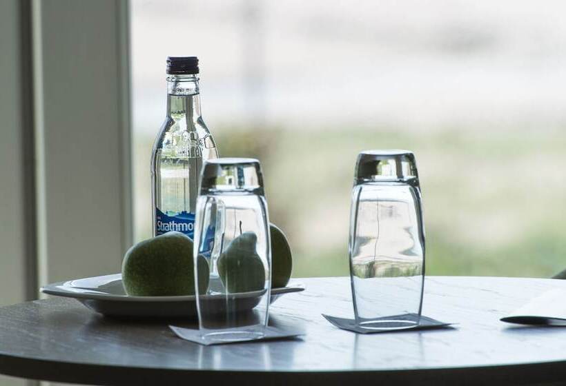 חדר סטנדרט, The Waterside