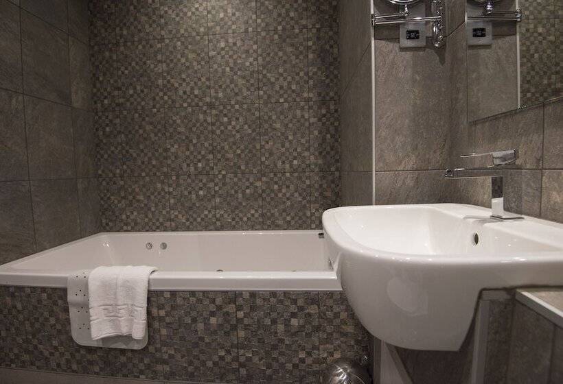 חדר דלוקס צדדי נוף לים, The Waterside