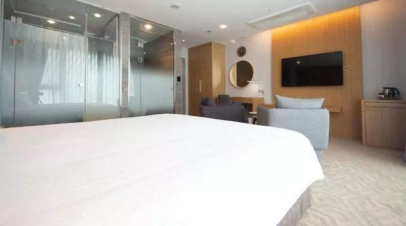 デラックスルーム, Ulsan City