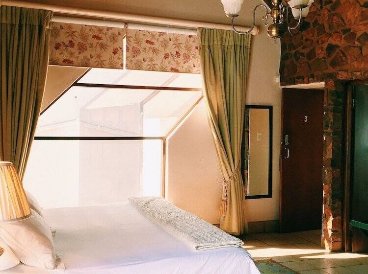 エクゼクティブスイート, Coral Tree Inn