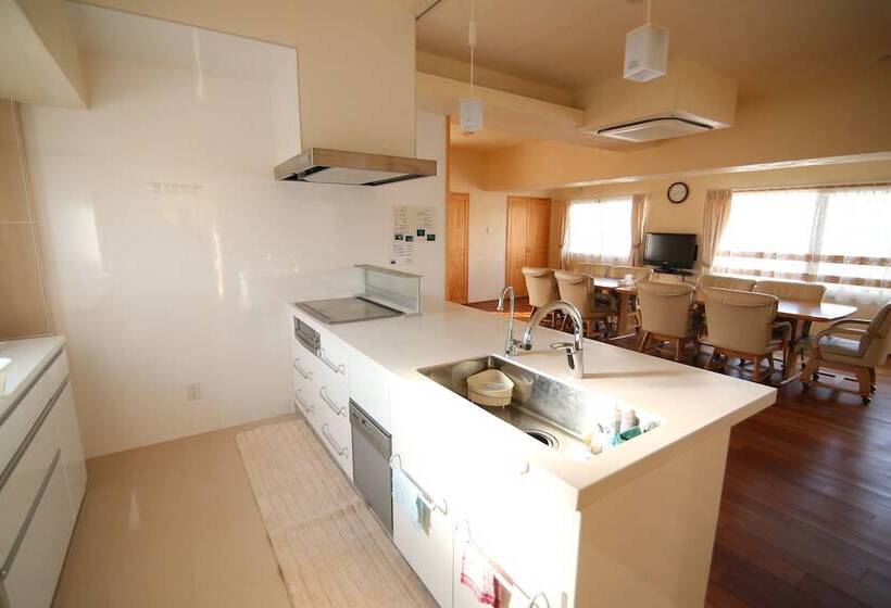 חדר משפחתי דלוקס, Robcondロブコンド