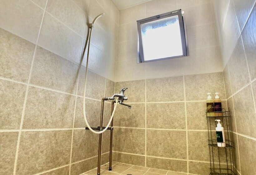 חדר משפחתי, Robcondロブコンド