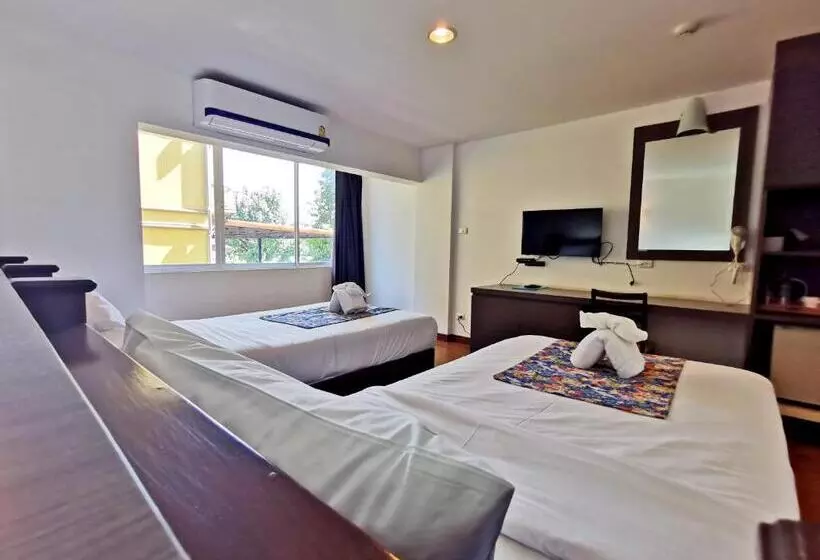 シティビューのスーペリアルーム, Sea Paradise Hotel Sattahip