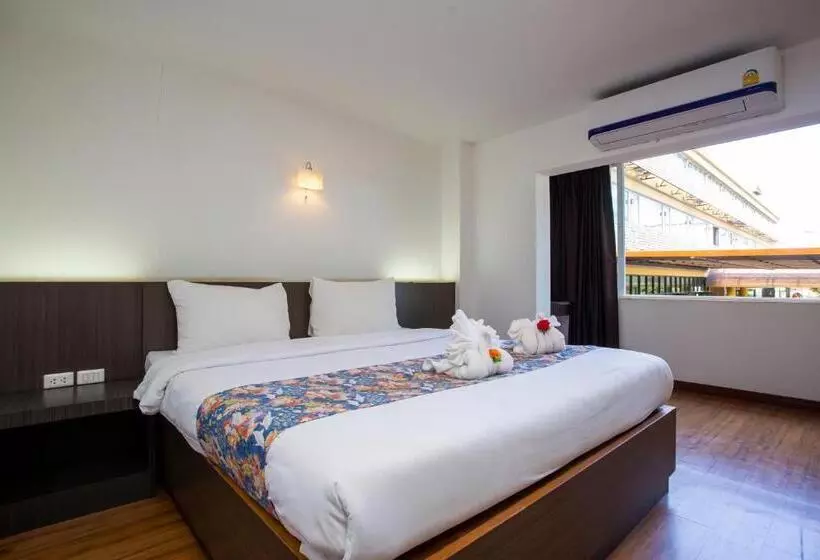 キングサイズベッドのスーペリアルーム, Sea Paradise Hotel Sattahip