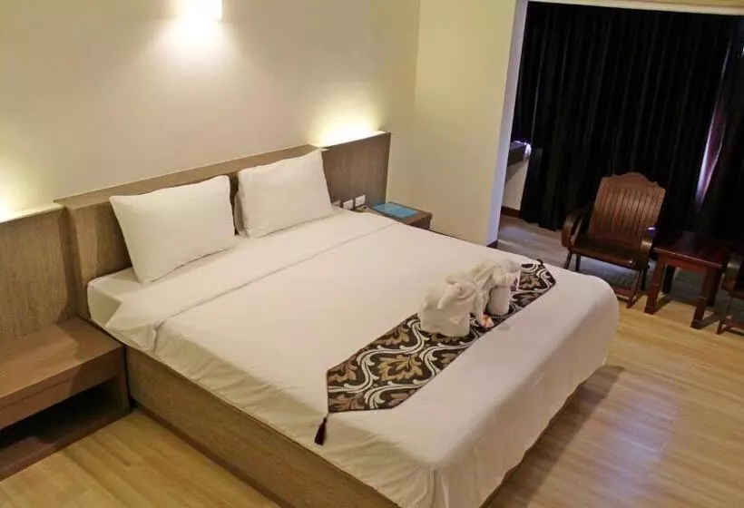 デラックスルーム, Sea Paradise Hotel Sattahip