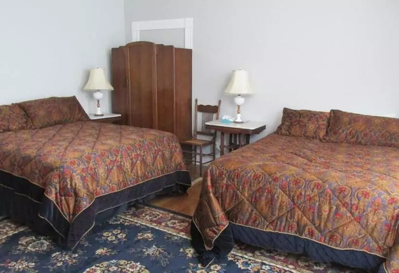 2 Bedroom Suite with Balcony, Paducah 1895 Washington