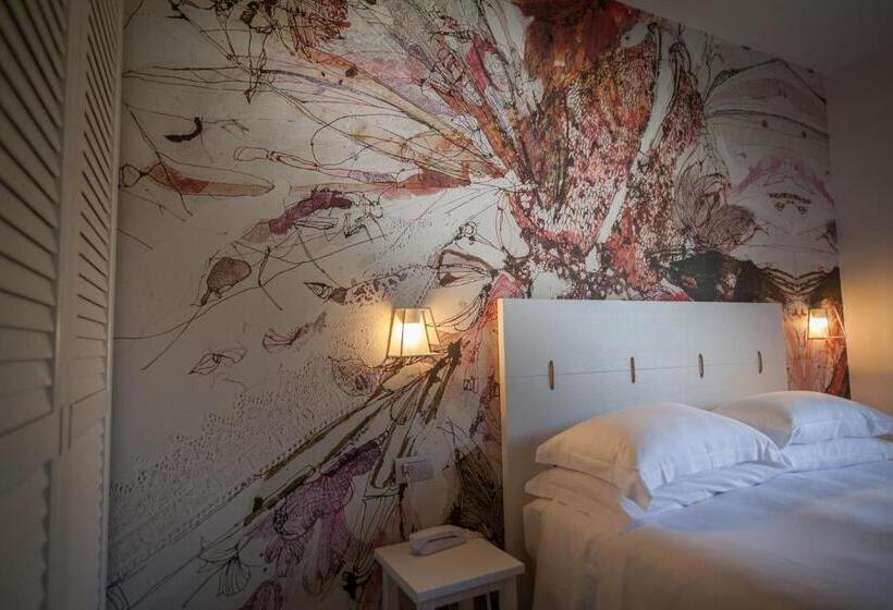 חדר משפחתי נוף לגינה, Arli Hotel Hideaway Punta Ala   Adults Only