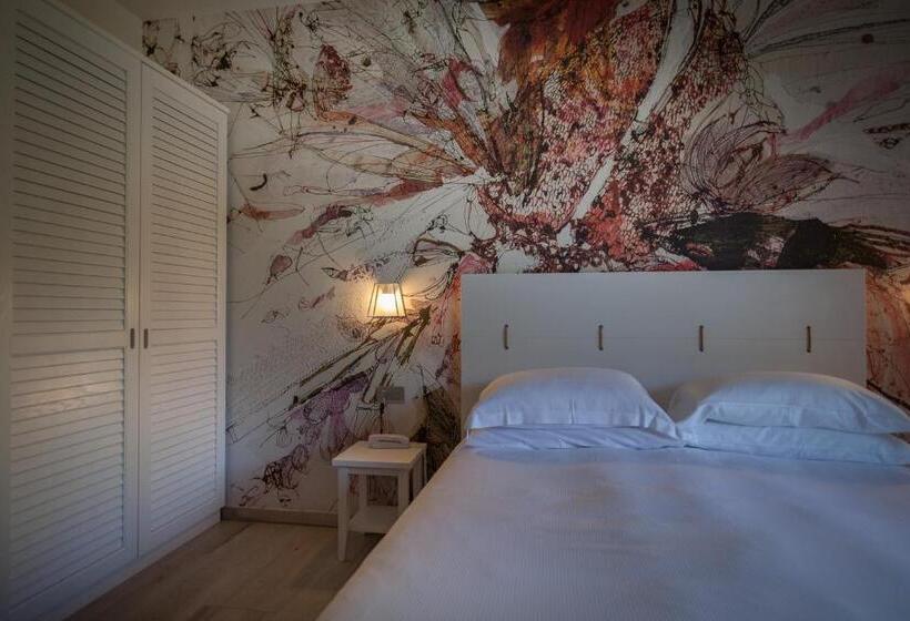 חדר משפחתי נוף לגינה, Arli Hotel Hideaway Punta Ala   Adults Only