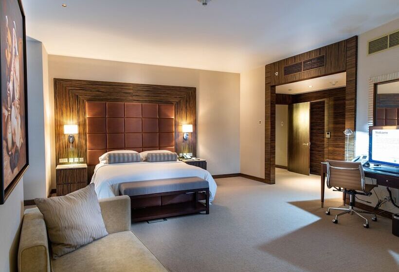 1 Bedroom Penthouse Apartment, City Centre Rotana Doha