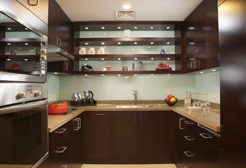 1 Bedroom Apartment City View, City Centre Rotana Doha