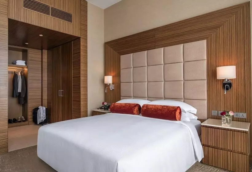 1 Bedroom Apartment City View, City Centre Rotana Doha