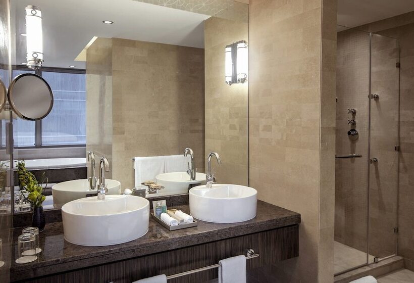 1 Bedroom Penthouse Apartment, City Centre Rotana Doha