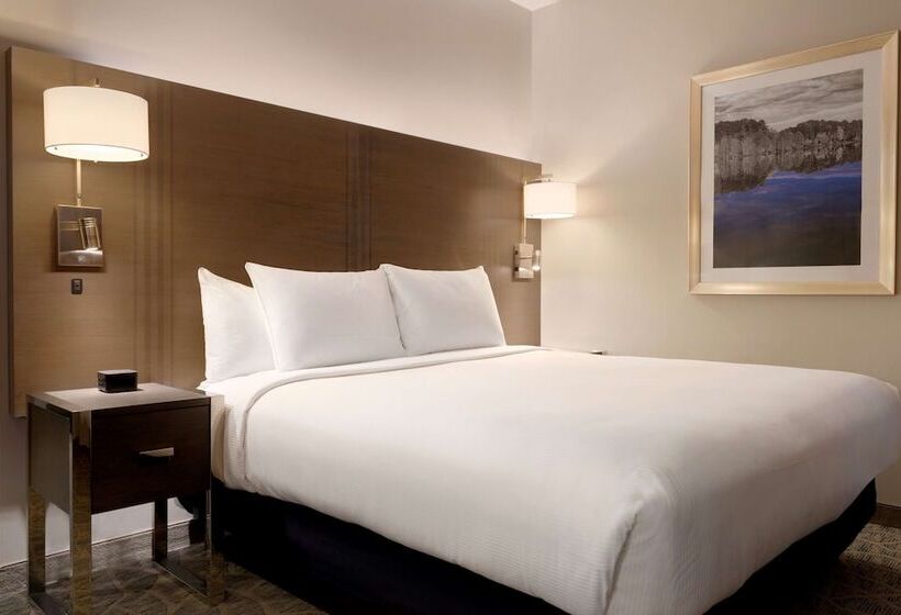 Студия Стандарт Двуспальная Кровать, Embassy Suites By Hilton The Woodlands At Hughes Landing