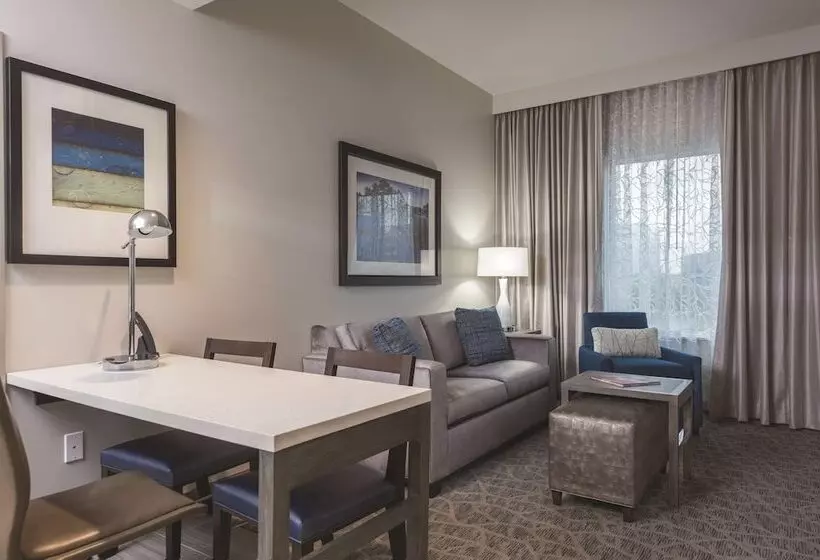Sviitti, Embassy Suites By Hilton The Woodlands At Hughes Landing