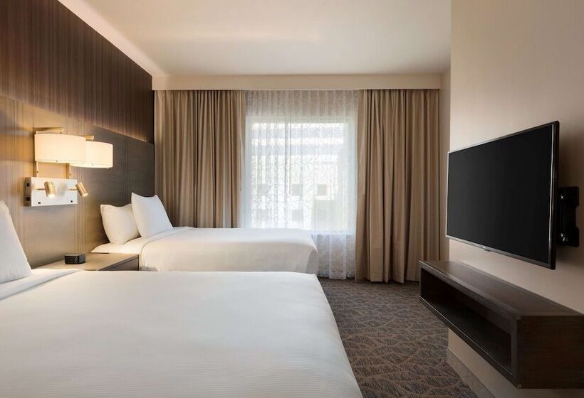 Люкс, Embassy Suites By Hilton The Woodlands At Hughes Landing