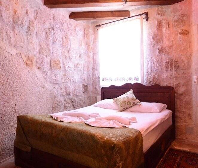 غرفة إقتصادية, Gedik Cave