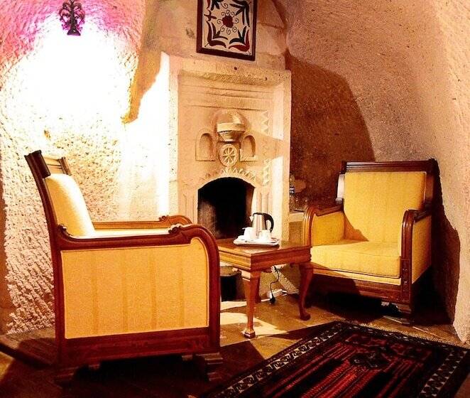 جناح, Gedik Cave