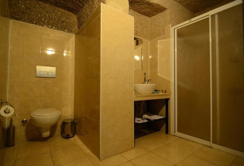 غرفة ديلوكس ثلاثية, Gedik Cave