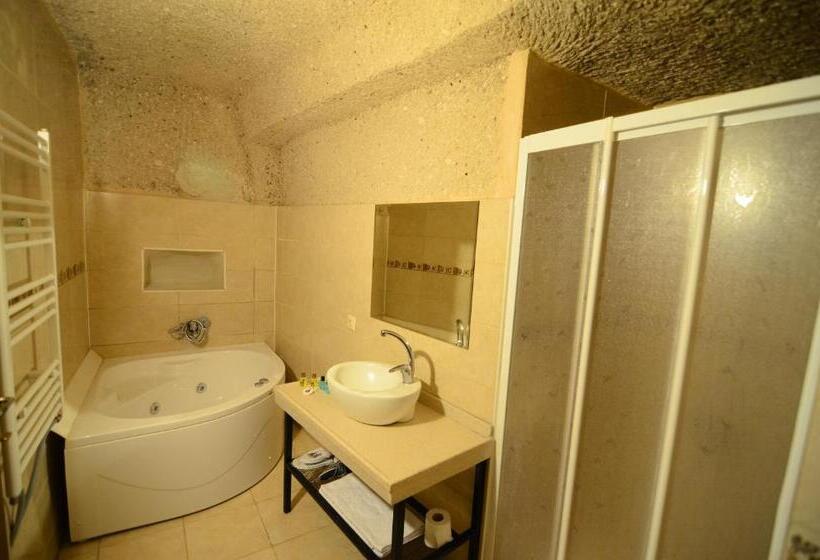 جناح, Gedik Cave