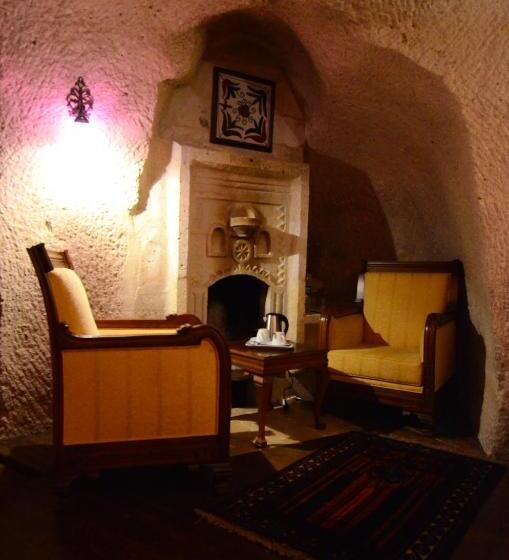 جناح, Gedik Cave