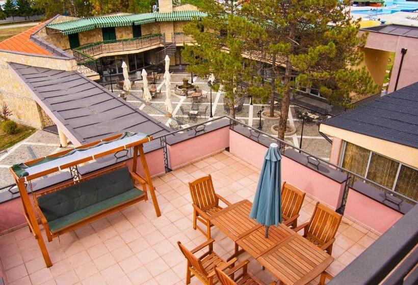 Suite with Terrace, Hill