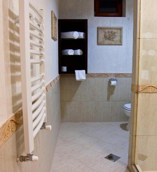 Suite with Terrace, Hill