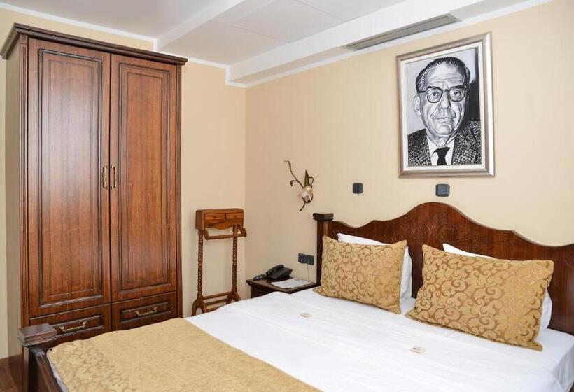 Suite with Terrace, Hill