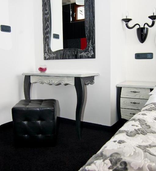 سوئیت با وان آب گرم, Hill