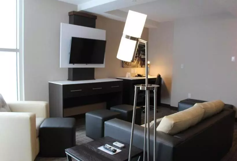 スイート, Holiday Inn Express & Suites Cold Lake, An Ihg