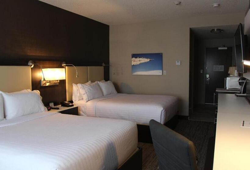 غرفة قياسية لذوى الاحتياجات الخاصة, Holiday Inn Express & Suites Cold Lake, An Ihg