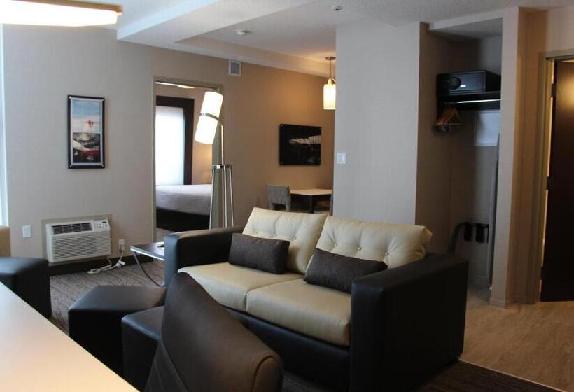 جناح إدارى, Holiday Inn Express & Suites Cold Lake, An Ihg