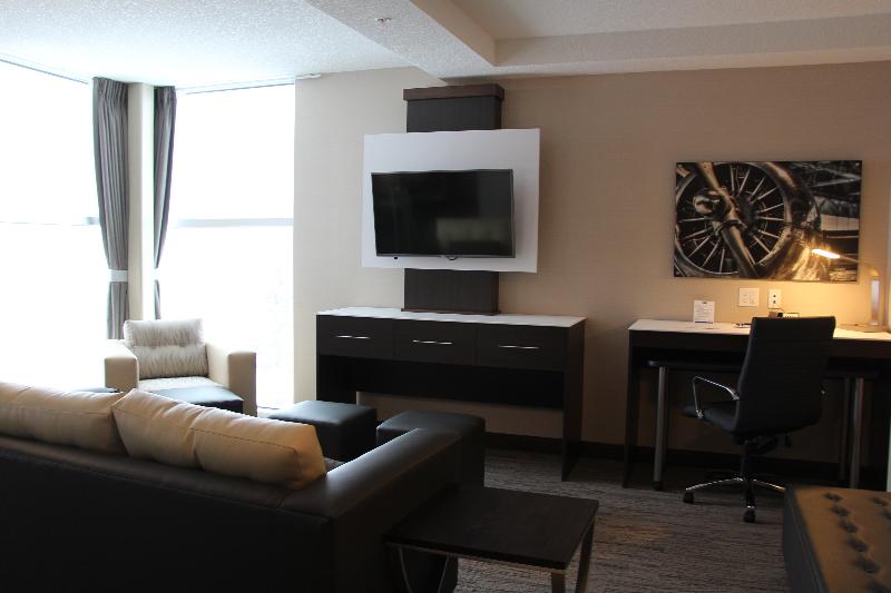 جناح إدارى, Holiday Inn Express & Suites Cold Lake, An Ihg