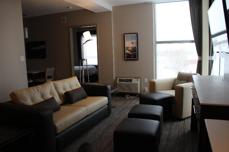 이그제큐티브 스위트, Holiday Inn Express & Suites Cold Lake, An Ihg