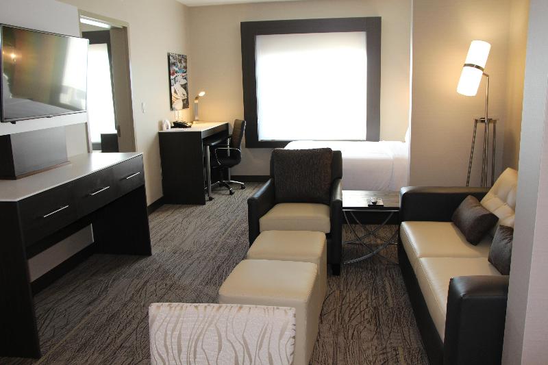 스위트, Holiday Inn Express & Suites Cold Lake, An Ihg