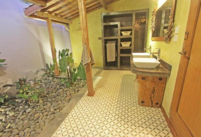 غرفة قياسية سرير كينج, Mojo Resort