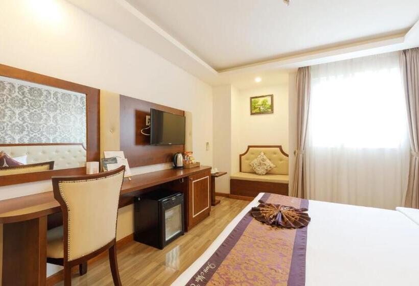 اتاق لوکس با چشمانداز دریا, Paris Hotel & Apartment Nha Trang